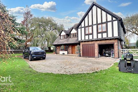 5 bedroom detached house for sale, Station Road, Whittlesey