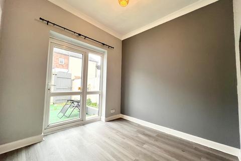 2 bedroom terraced house to rent, Porter Street East, Preston, Lancashire, PR4