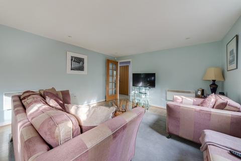 2 bedroom flat for sale, Ashdown Court, Highwood Close, East Dulwich, SE22