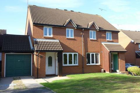 3 bedroom semi-detached house to rent, Broomy Bank, Kenilworth, Kenilworth