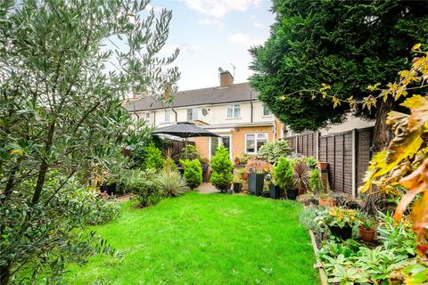 28 Winding Way, Dagenham, RM8 2TB