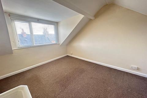 2 bedroom terraced house to rent, Nelson Street, Scarborough