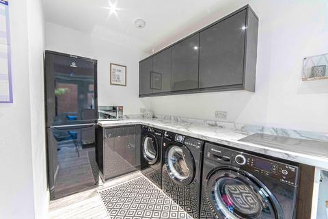 12 Beechfield, Grasscroft, Oldham, OL4 4EN