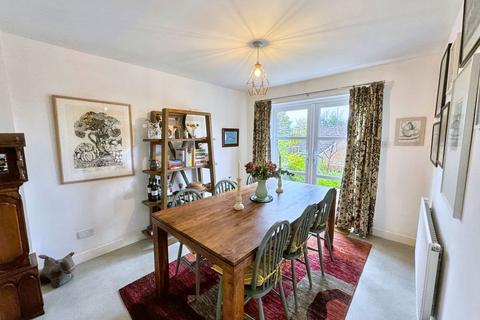 7 Degas Close, Salford, M7 3BG