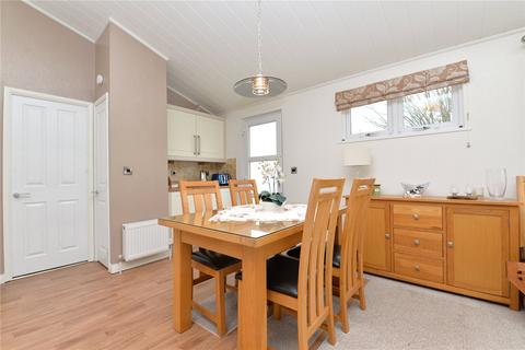 3 bedroom park home for sale, Shorefield Road, Downton, Lymington, Hampshire, SO41