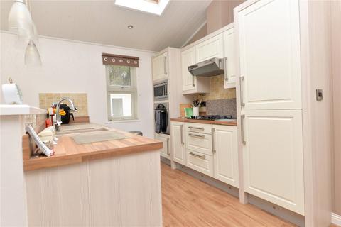 3 bedroom park home for sale, Shorefield Road, Downton, Lymington, Hampshire, SO41