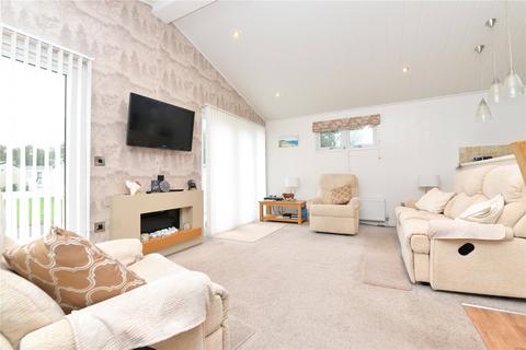 3 bedroom park home for sale, Shorefield, Shorefield Country Park, Downton, Hampshire, SO41