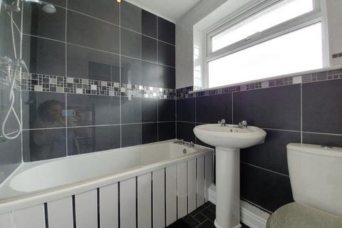 2 bedroom semi-detached house to rent, Devona Avenue, Blackpool, Lancashire