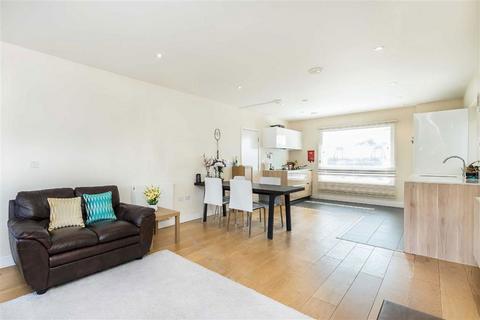 2 bedroom flat for sale, Peartree Way, London SE10