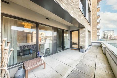 2 bedroom flat for sale, Peartree Way, London SE10