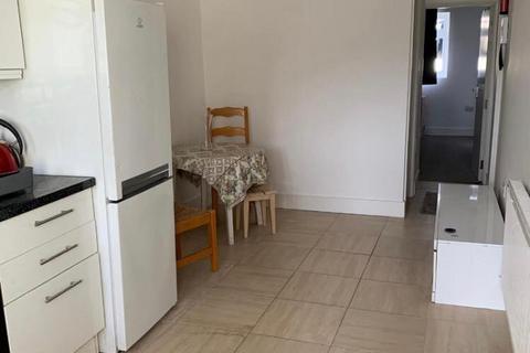 1 bedroom flat to rent, Southern Avenue, London SE25