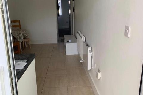 1 bedroom flat to rent, Southern Avenue, London SE25