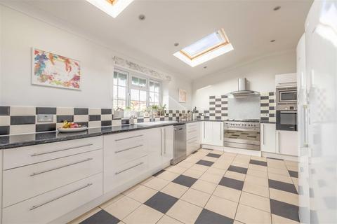 9 Keepers Farm Close, Windsor, SL4 4JA