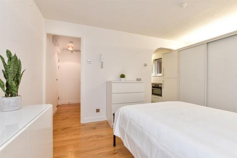 Studio for sale, Turnpike Lane, Sutton