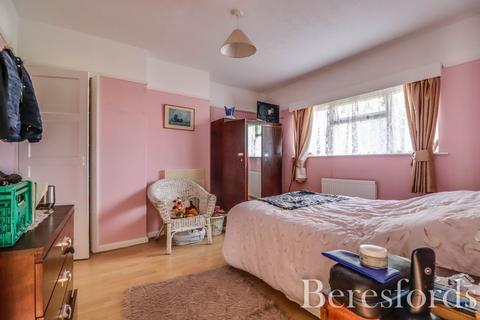 3 bedroom semi-detached house for sale, John English Avenue, Braintree, CM7