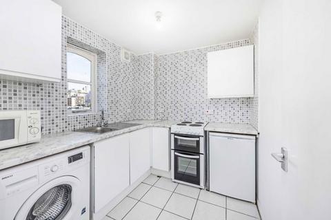 Studio to rent, Wheat Sheaf Close, London E14