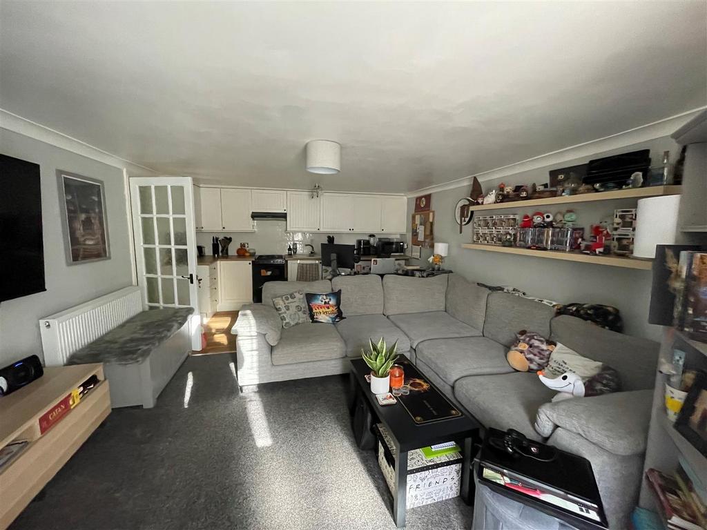 Lounge/Kitchen