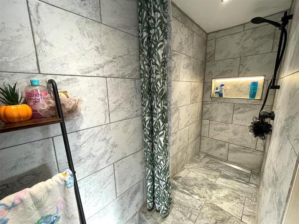 Ensuite Shower Room