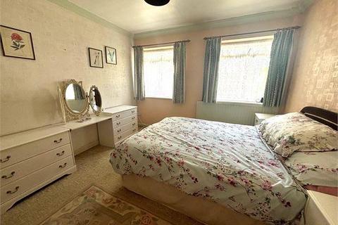27 Cardigan Crescent, Weston-super-mare, BS22 8NS
