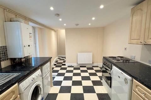 2 bedroom apartment to rent, Wellington Street, Cornwall PL11