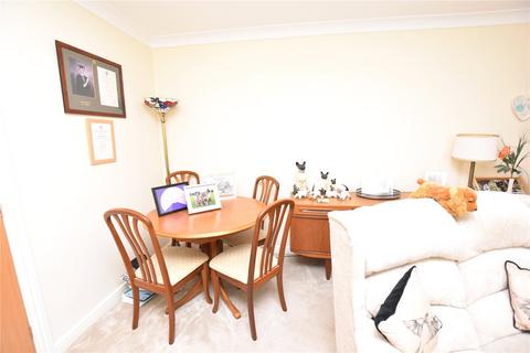 2 bedroom apartment for sale, Aldersyde Road, Guiseley, Leeds, West Yorkshire