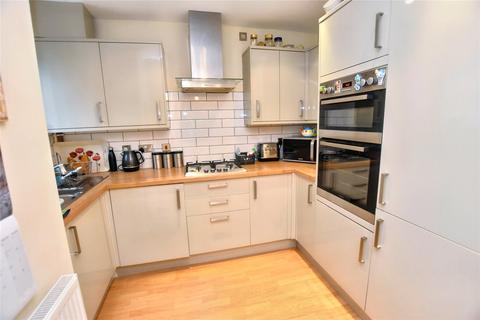 2 bedroom apartment for sale, Aldersyde Road, Guiseley, Leeds, West Yorkshire