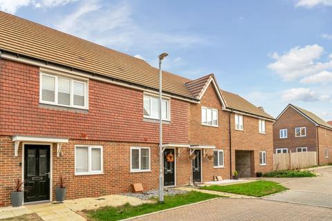 2 bedroom terraced house for sale, Cetus Avenue, Margate