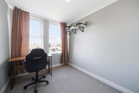 Flat D, 67 Cadogan Terrace, London, E9 5EQ