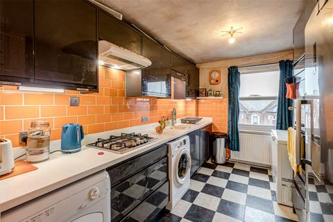 2 bedroom flat for sale, Byron Road, Worthing, West Sussex, BN11