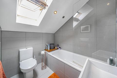 Flat 3, 18 Morval Road, London, SW2 1DQ