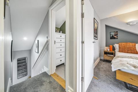 Flat 3, 18 Morval Road, London, SW2 1DQ