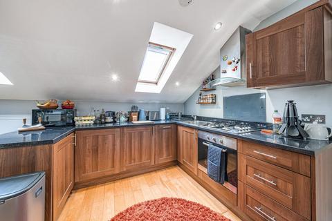 Flat 3, 18 Morval Road, London, SW2 1DQ