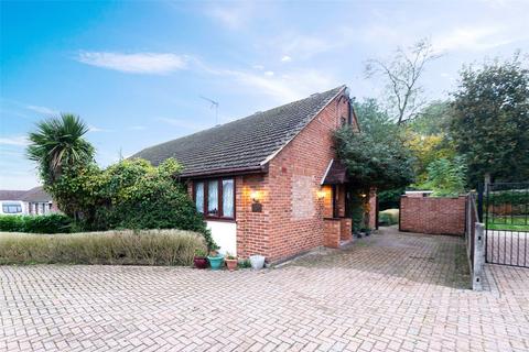 3 bedroom bungalow for sale, Mulberry Close, Meopham, DA13