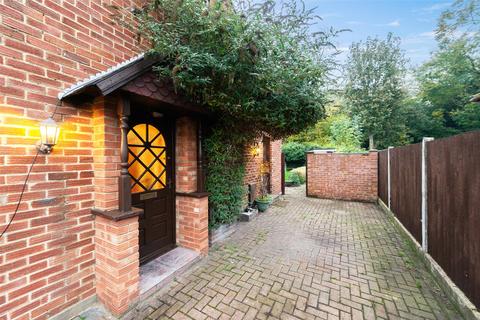 3 bedroom bungalow for sale, Mulberry Close, Meopham, DA13