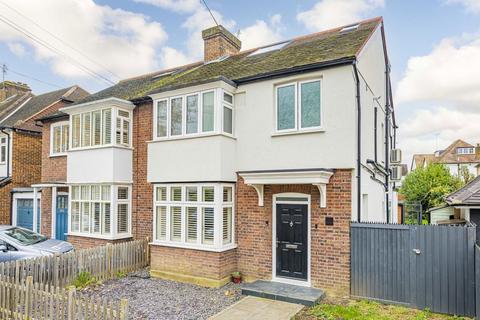 Erncroft Way, Twickenham TW1