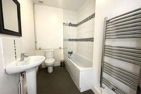 2 bedroom apartment to rent, Portsmouth Road, Hindhead GU26