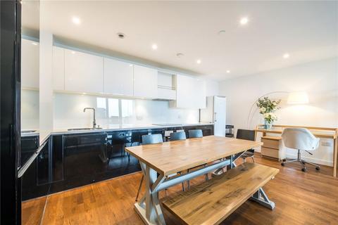 3 bedroom flat for sale, Terry Spinks Place, London E16