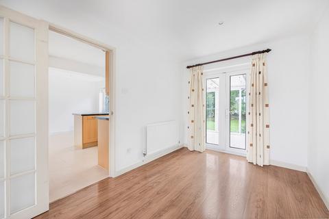 213 Alexander Drive, Cirencester, GL7 1UH