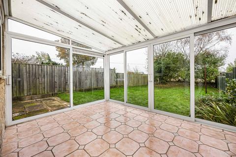 213 Alexander Drive, Cirencester, GL7 1UH