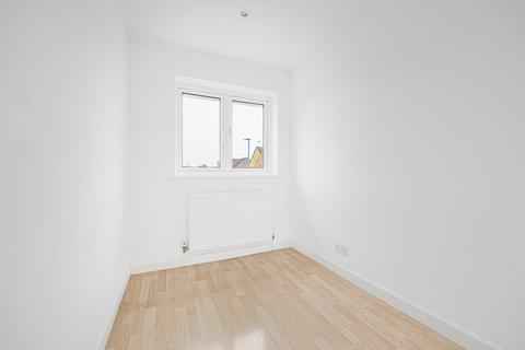 213 Alexander Drive, Cirencester, GL7 1UH