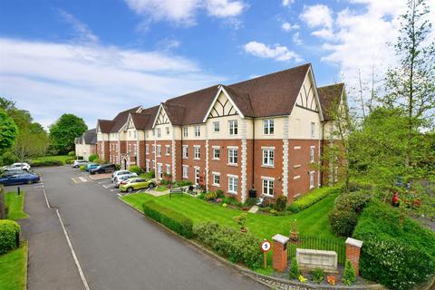 1 bedroom ground floor flat for sale, Massetts Road, Horley, Surrey