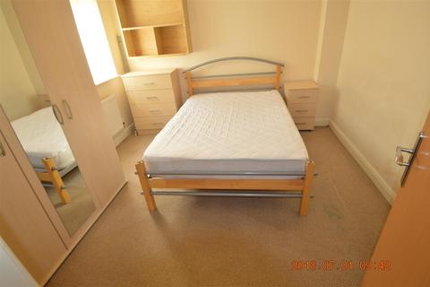 3 bedroom house to rent, Bold Street, Manchester M15