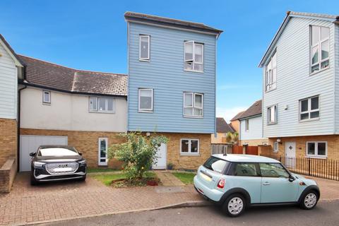 5 bedroom terraced house for sale, St. Mary's Island, Chatham, ME4