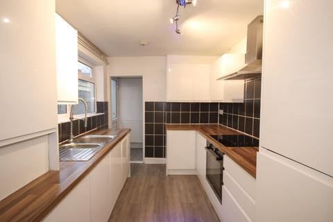 3 bedroom terraced house to rent, Livingstone Road, Gillingham, Kent, ME7