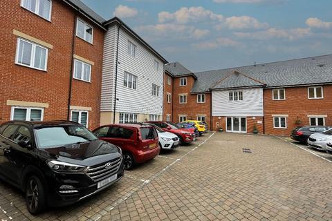 2 bedroom flat for sale, The Meads, Ongar Road, Brentwood