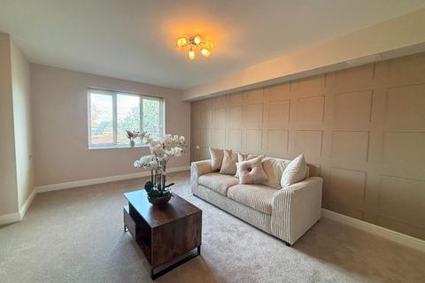 2 bedroom flat for sale, The Meads, Ongar Road, Brentwood