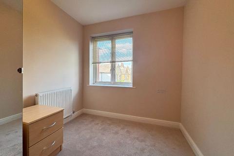 2 bedroom flat for sale, The Meads, Ongar Road, Brentwood