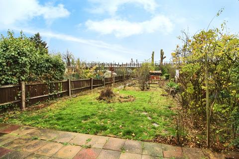 6 bedroom semi-detached house for sale, Northwick Avenue, Harrow, HA3