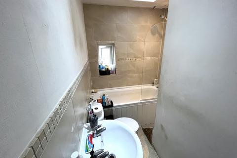 2 bedroom terraced house for sale, Arkwright Road Preston PR1 6BX