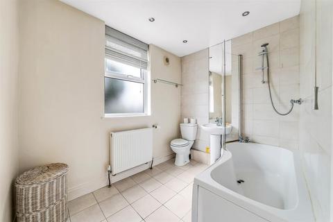 22 Pretoria Road, Chingford, London, E4 7HA
